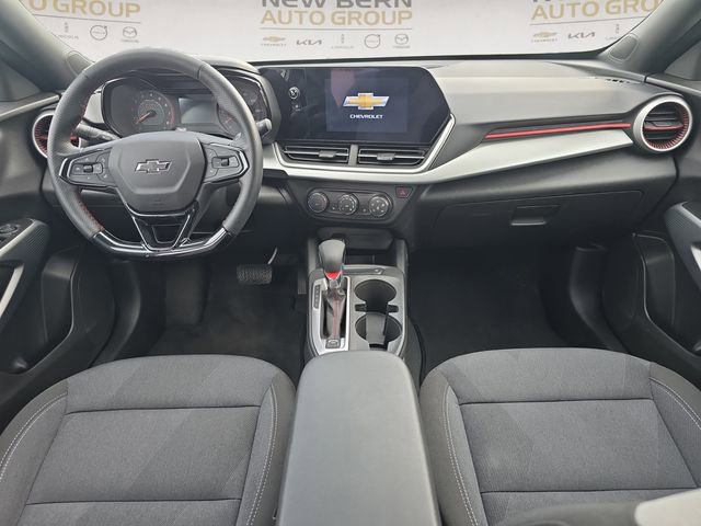 Used 2025 Chevrolet Trax RS w/ Sunroof Package image 10