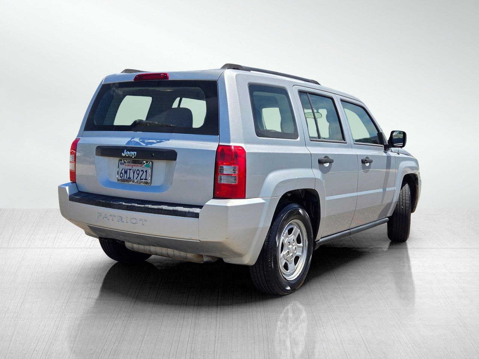Used 2010 Jeep Patriot Sport FWD image 4