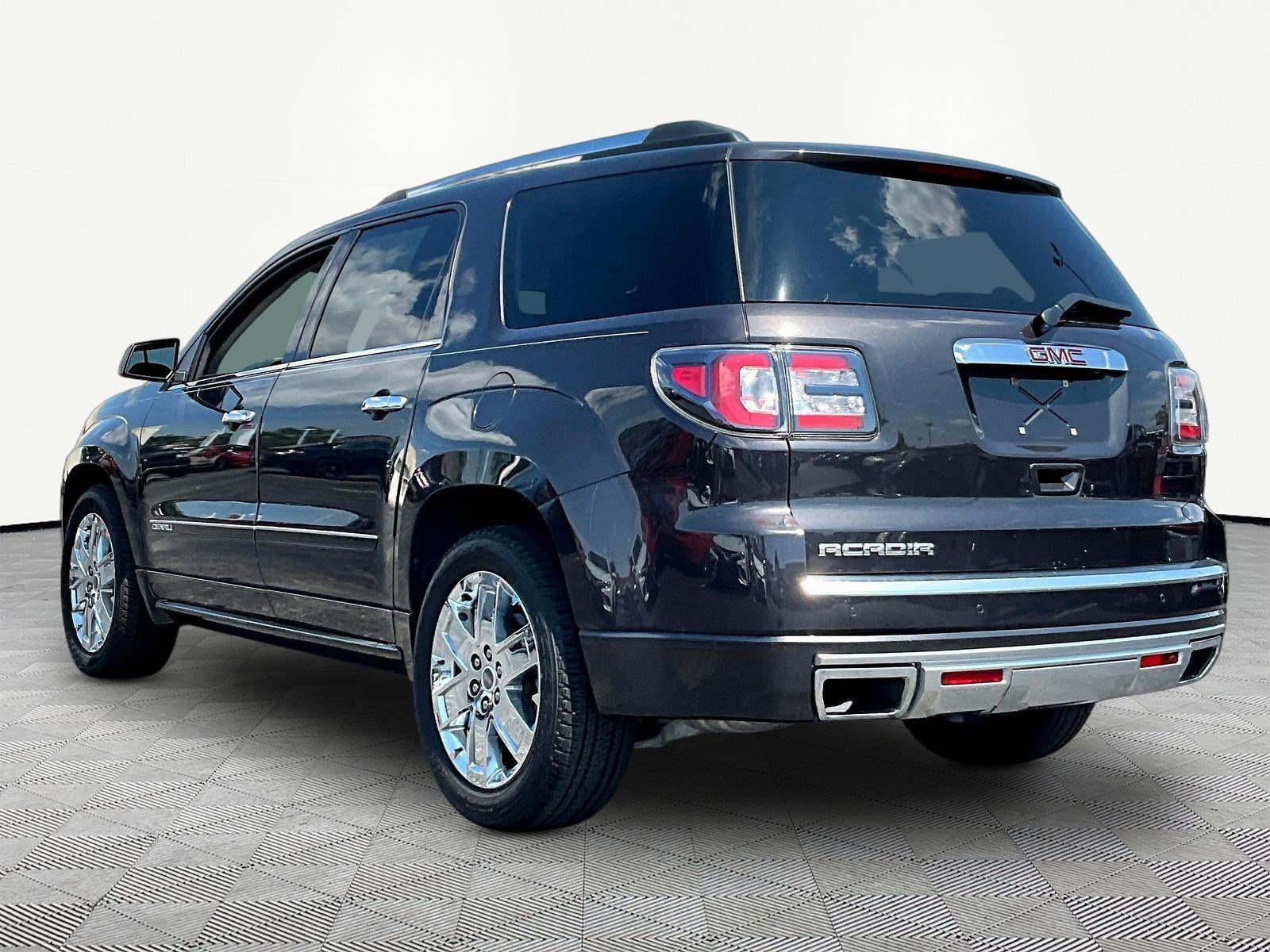 Used 2016 GMC Acadia Denali FWD image 4