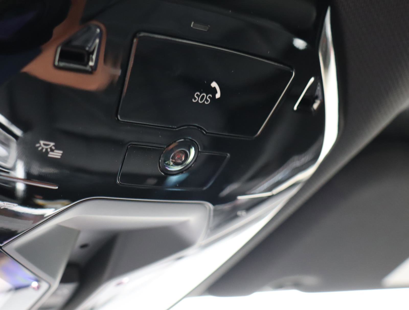 New 2026 BMW 750e xDrive w/ Executive Package image 31