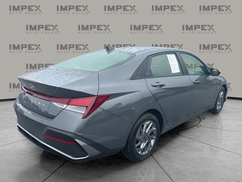 Used 2024 Hyundai Elantra SEL FWD image 5