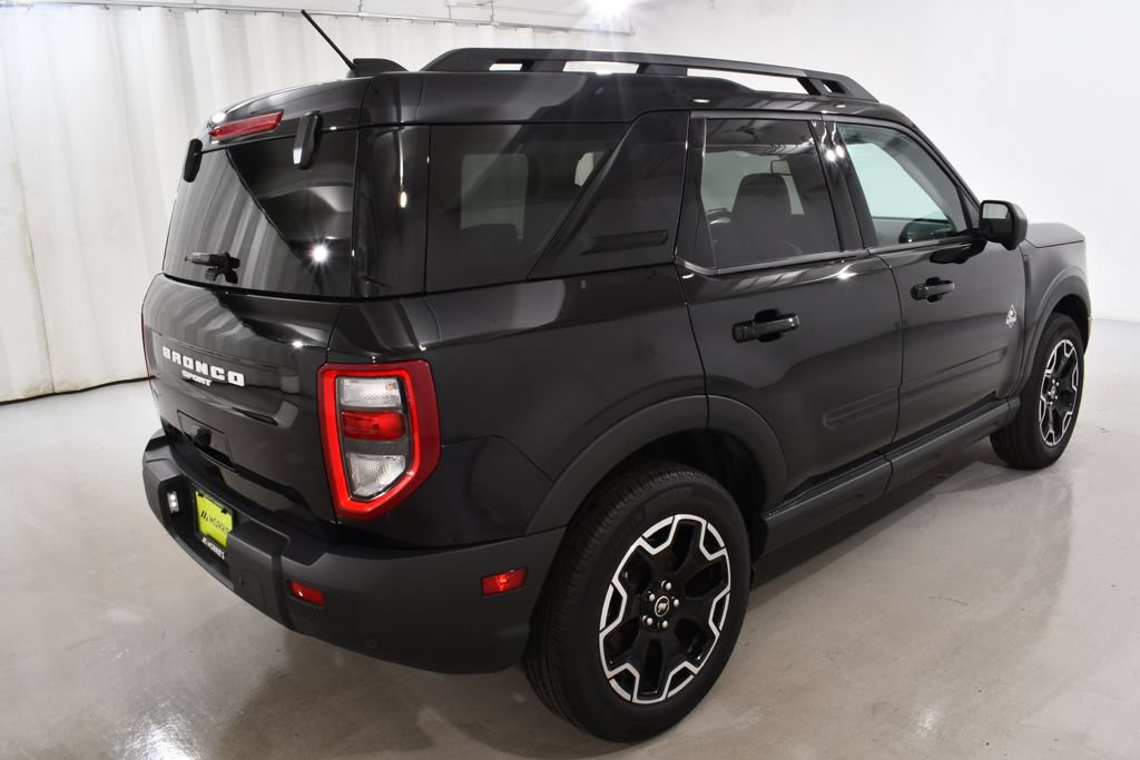 Used 2025 Ford Bronco Sport Outer Banks w/ Outer Banks Tech Package+ AWD/4WD image 11