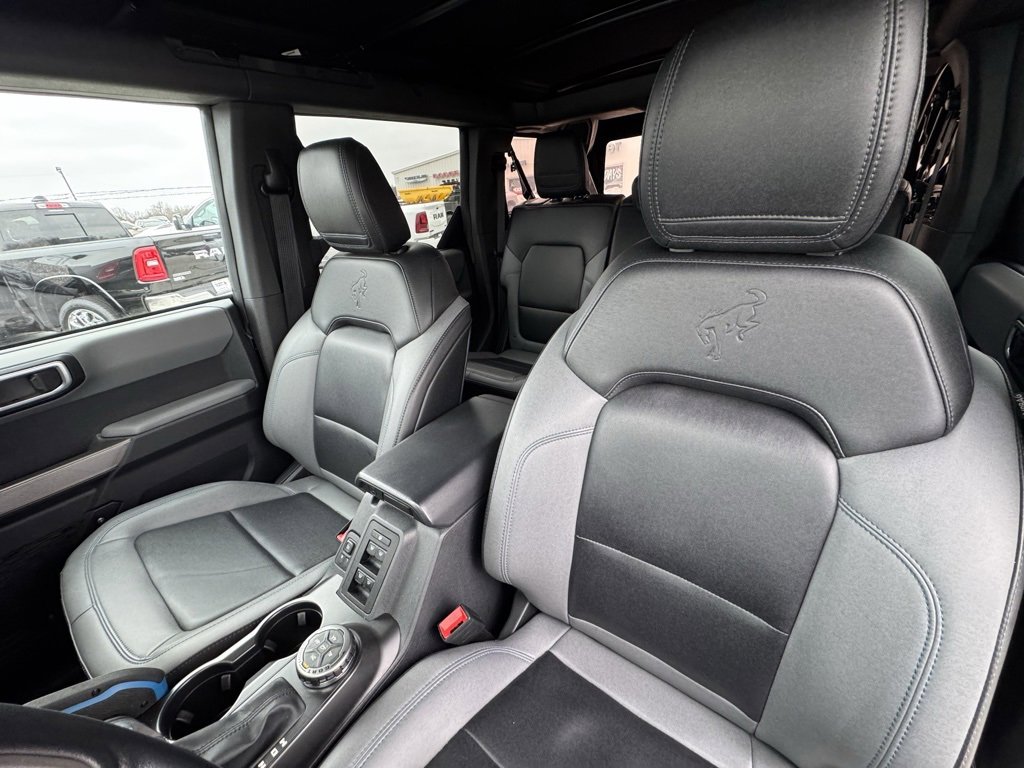 Used 2023 Ford Bronco Black Diamond w/ Sasquatch Package image 18