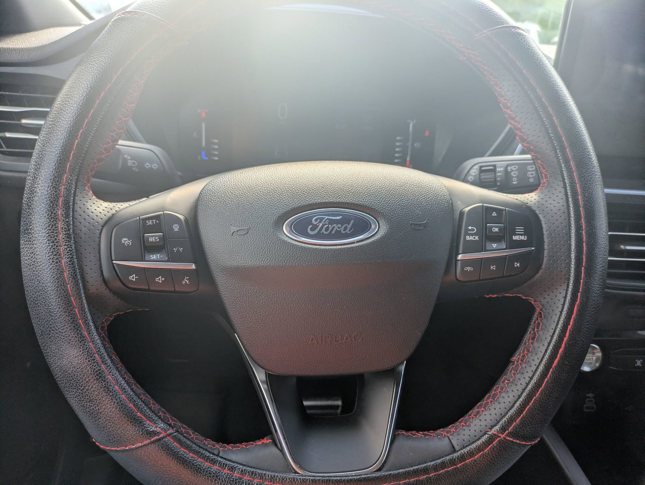 Used 2024 Ford Escape ST-Line w/ Tech Pack #1 FWD image 17