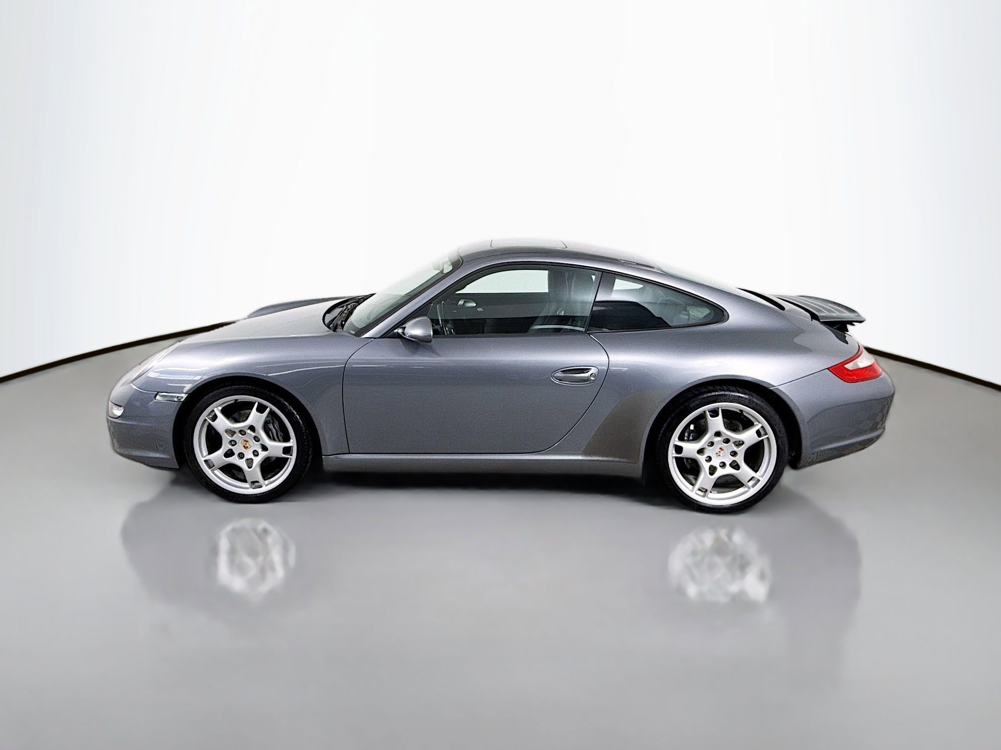 Used 2005 Porsche 911 Carrera image 2