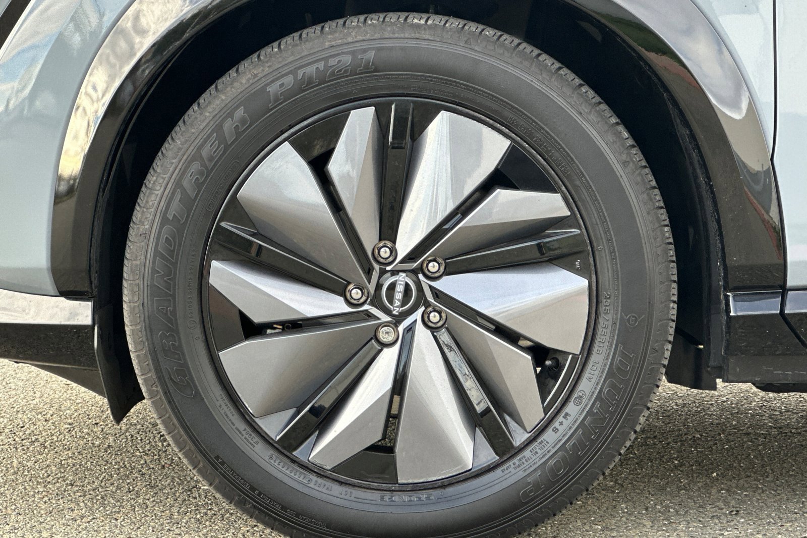 Certified 2024 Nissan Ariya FWD image 33