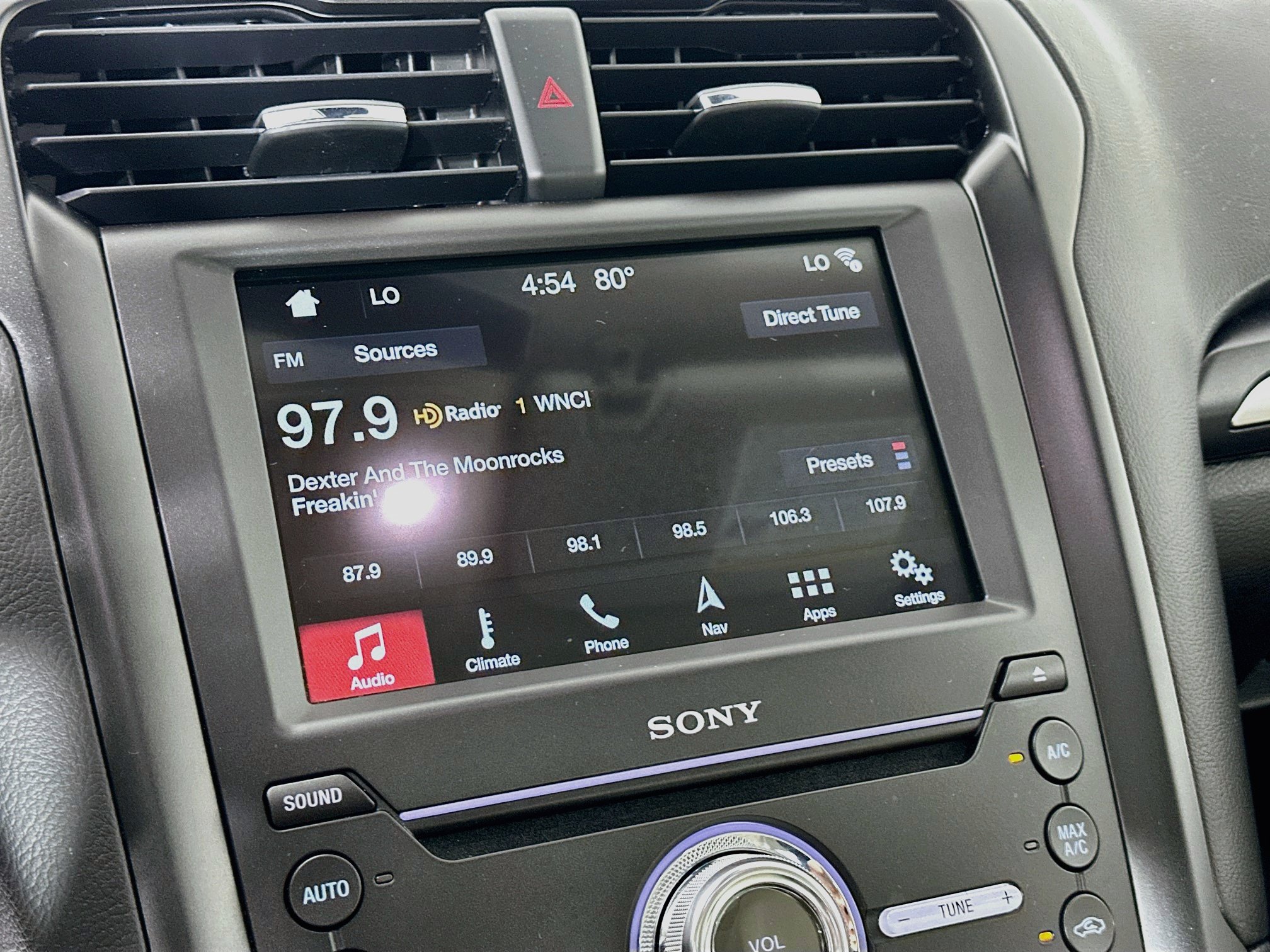 Used 2018 Ford Fusion Titanium FWD image 19