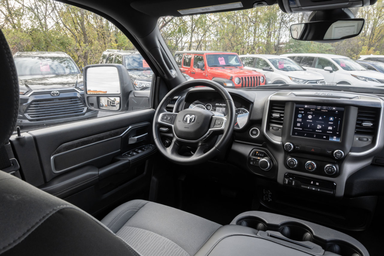 Used 2024 RAM 2500 Big Horn w/ Bed Utility Group image 25