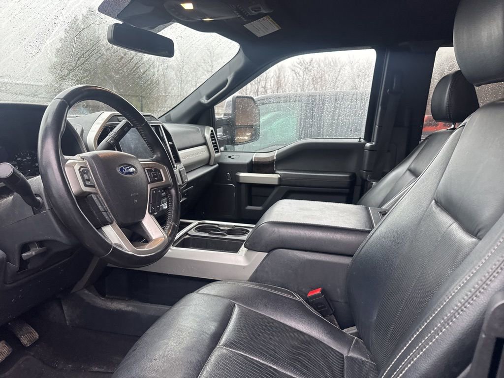 Used 2022 Ford F350 Lariat w/ Chrome Package image 2