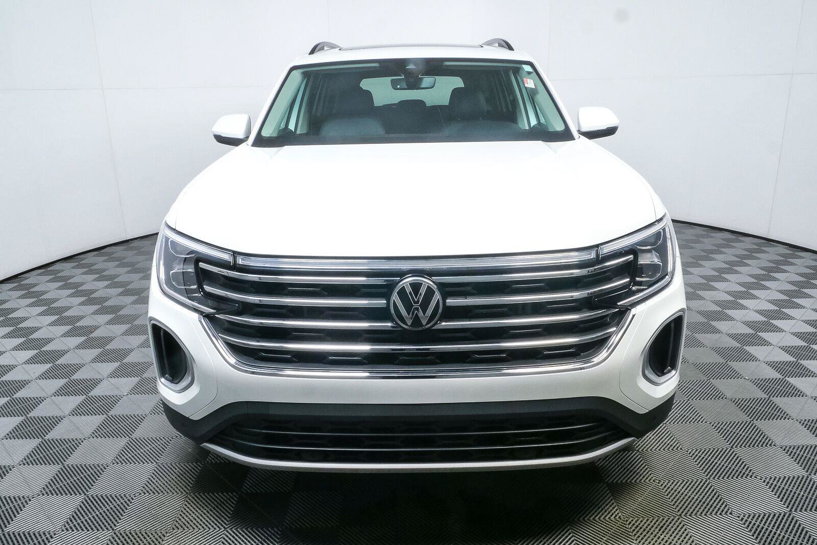 Used 2026 Volkswagen Atlas SE w/ Panoramic Sunroof Package AWD/4WD image 34