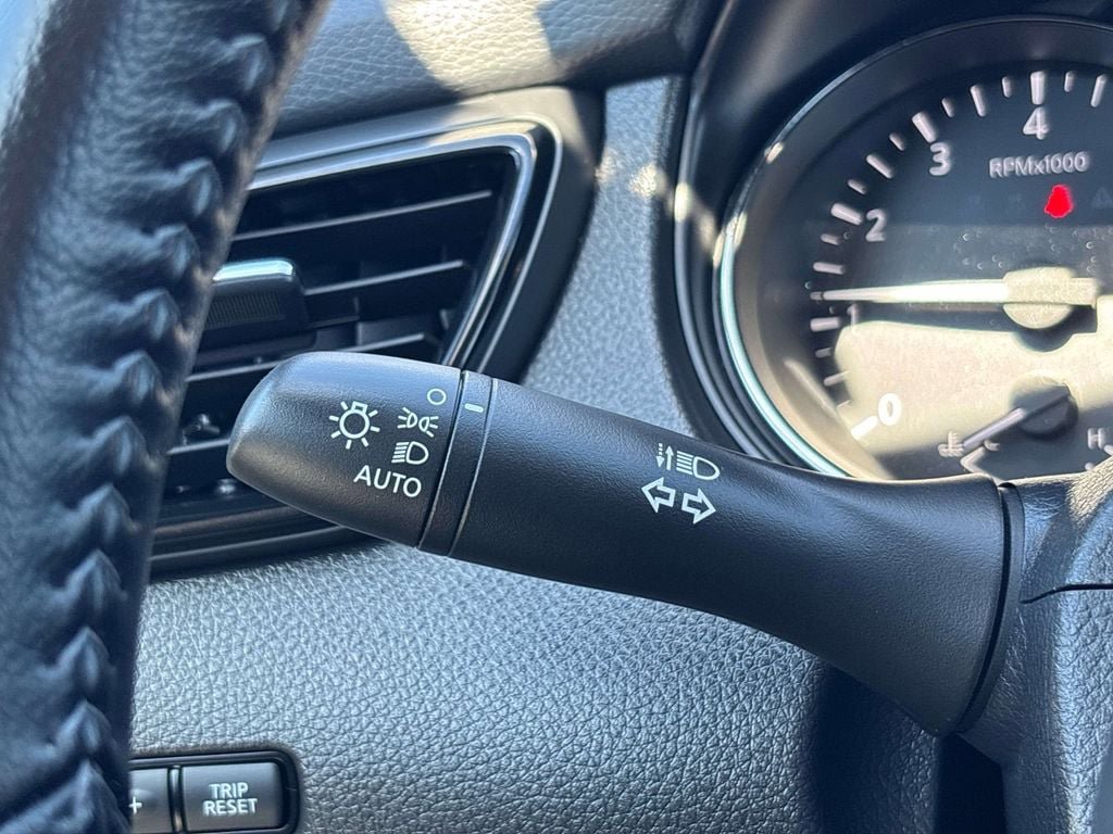 Certified 2022 Nissan Rogue Sport SL AWD/4WD image 29