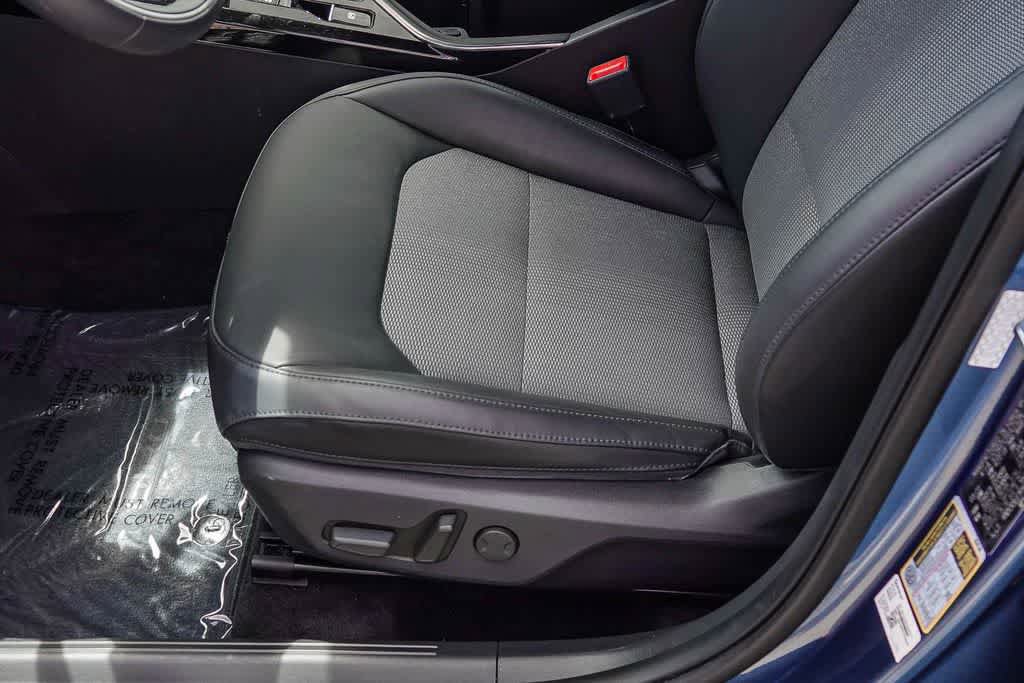 Certified 2023 Kia Niro EX Touring FWD image 20