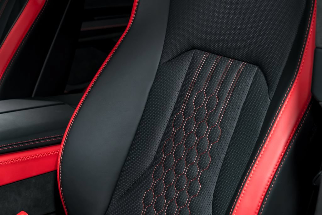Used 2025 Lamborghini Urus S AWD/4WD image 23