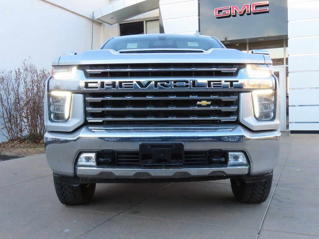 Used 2022 Chevrolet Silverado 2500 LTZ image 2