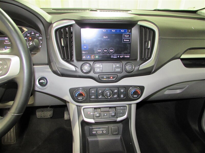 Used 2023 GMC Terrain SLT AWD/4WD image 30