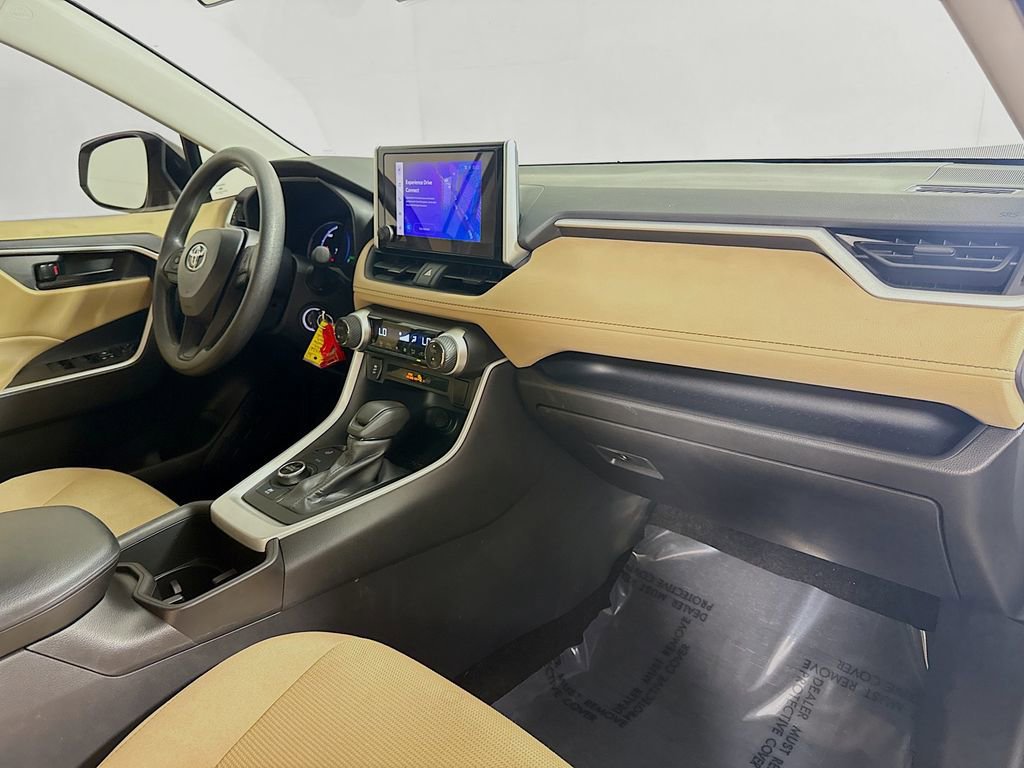 Certified 2024 Toyota RAV4 LE image 28