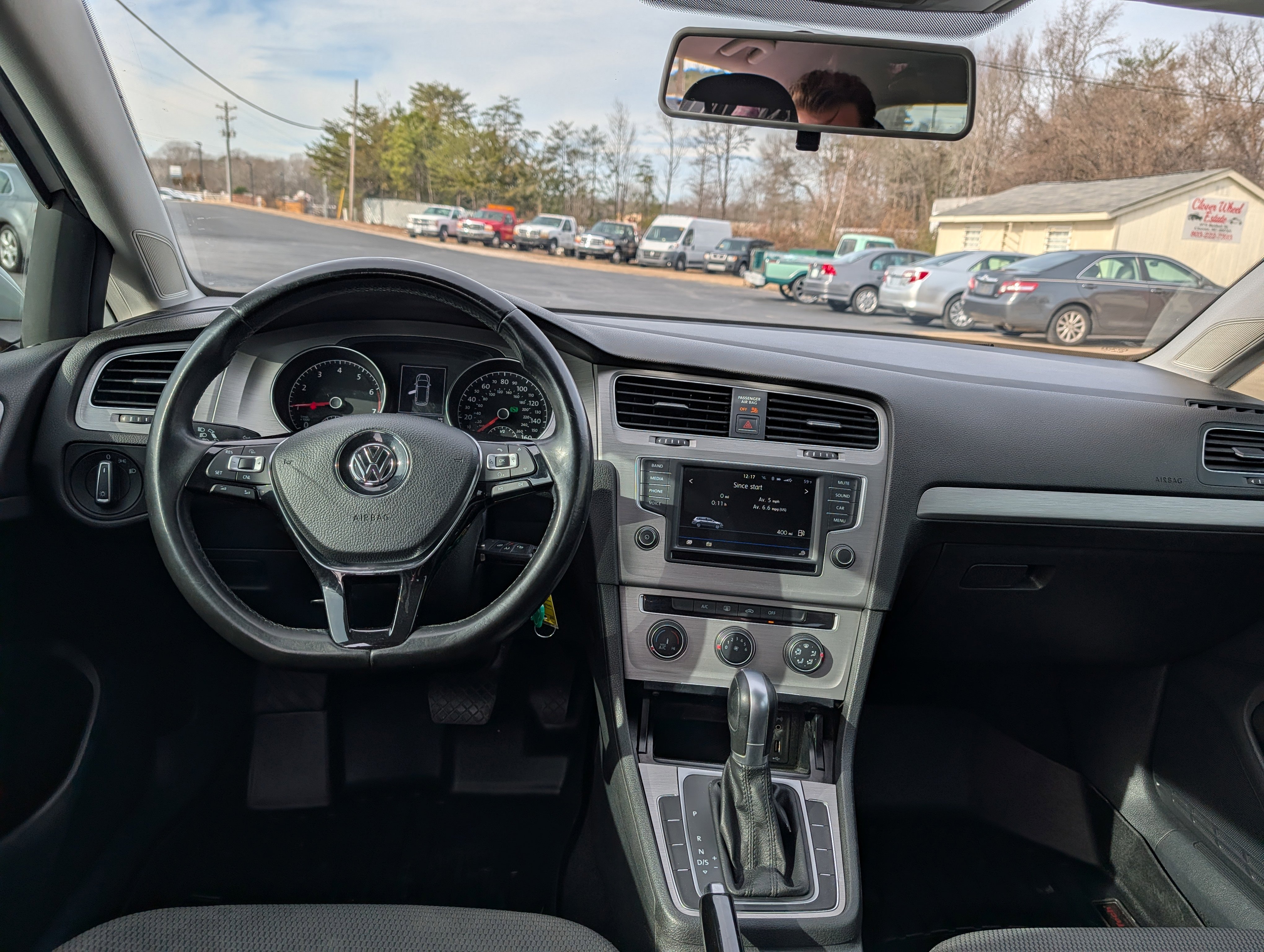 Used 2017 Volkswagen Golf S image 10