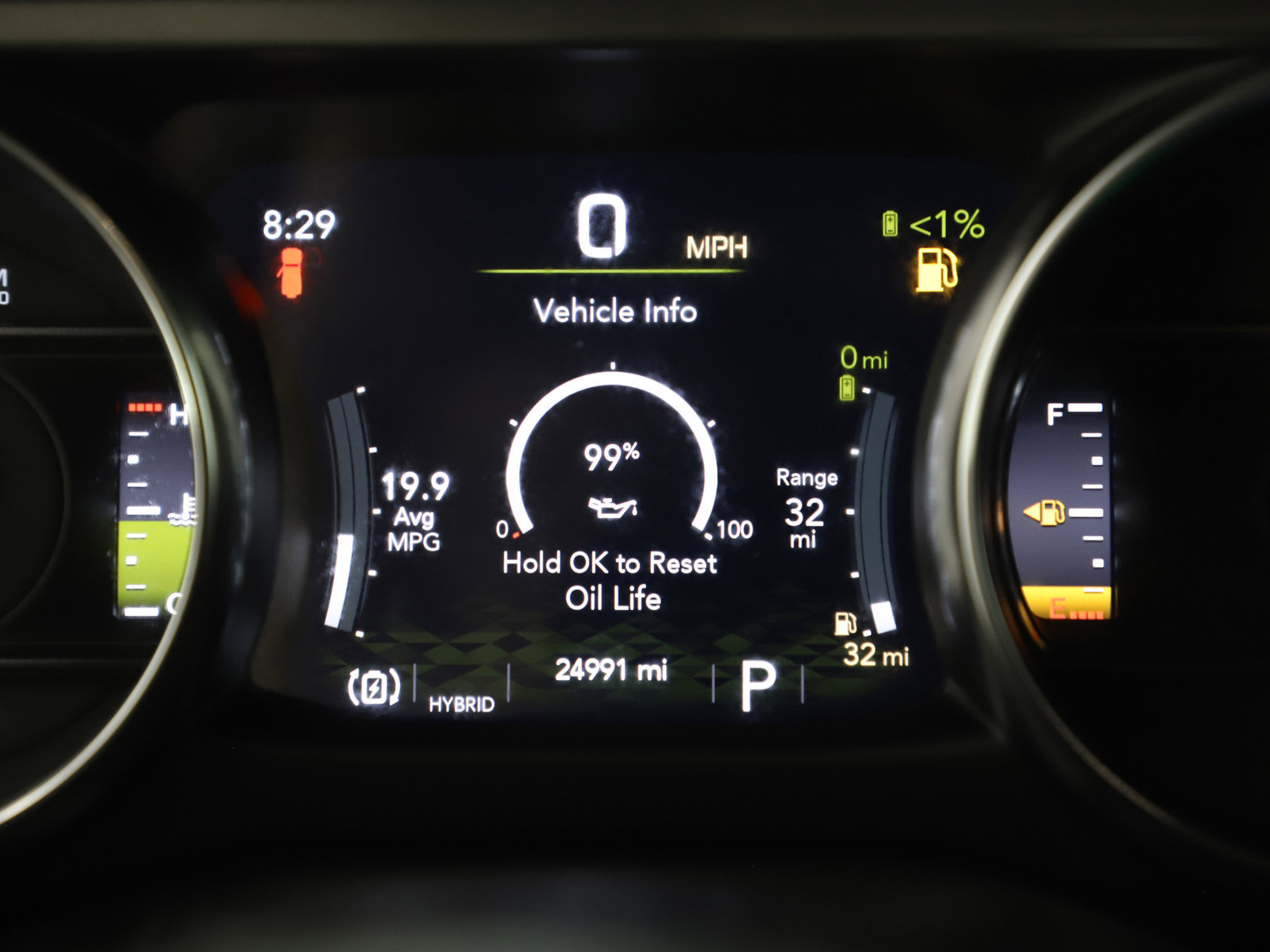 Used 2023 Jeep Wrangler Unlimited w/ Sun & Screen Package image 27