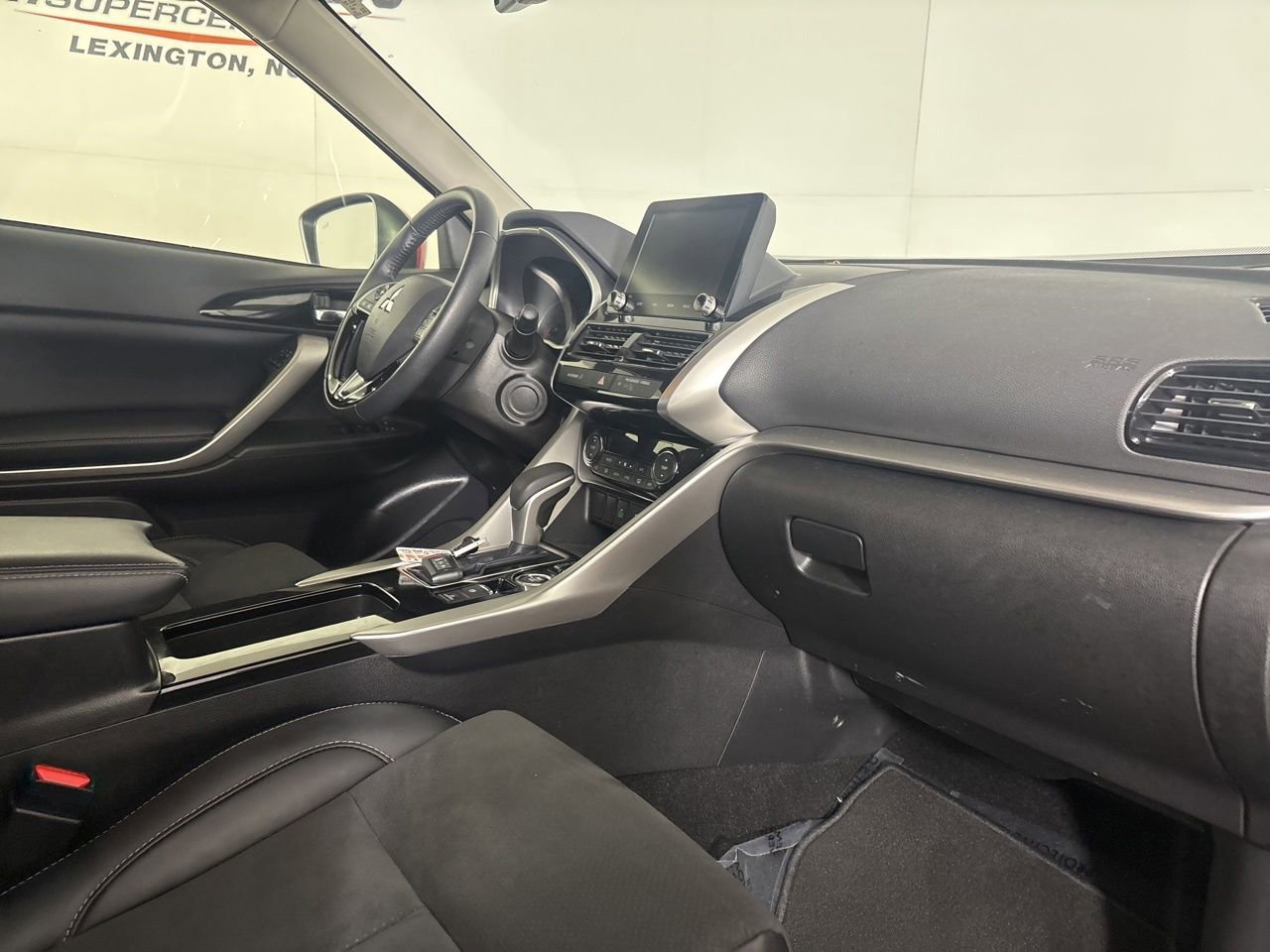 Used 2025 Mitsubishi Eclipse Cross SE AWD/4WD image 28