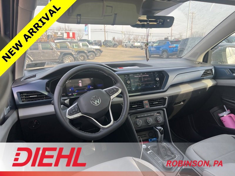 Used 2022 Volkswagen Taos SE image 6