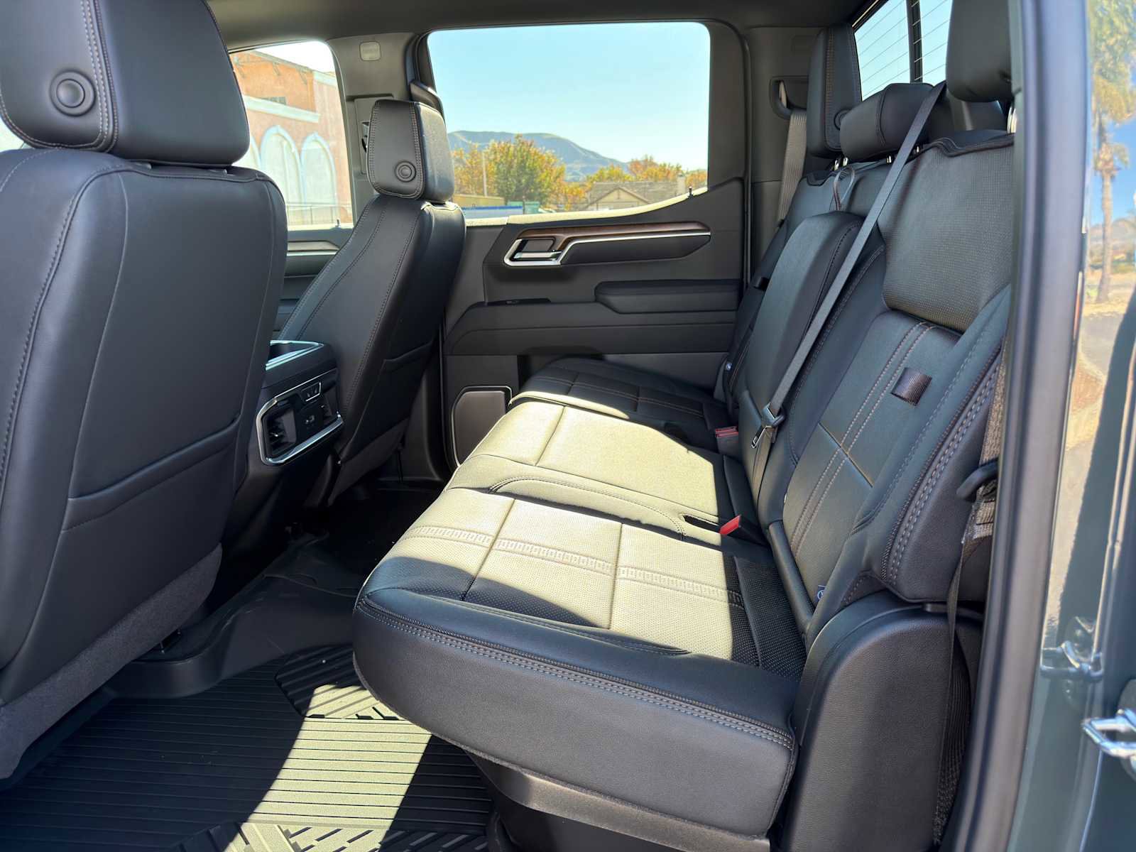 New 2026 Chevrolet Silverado 1500 High Country w/ Technology Package image 25
