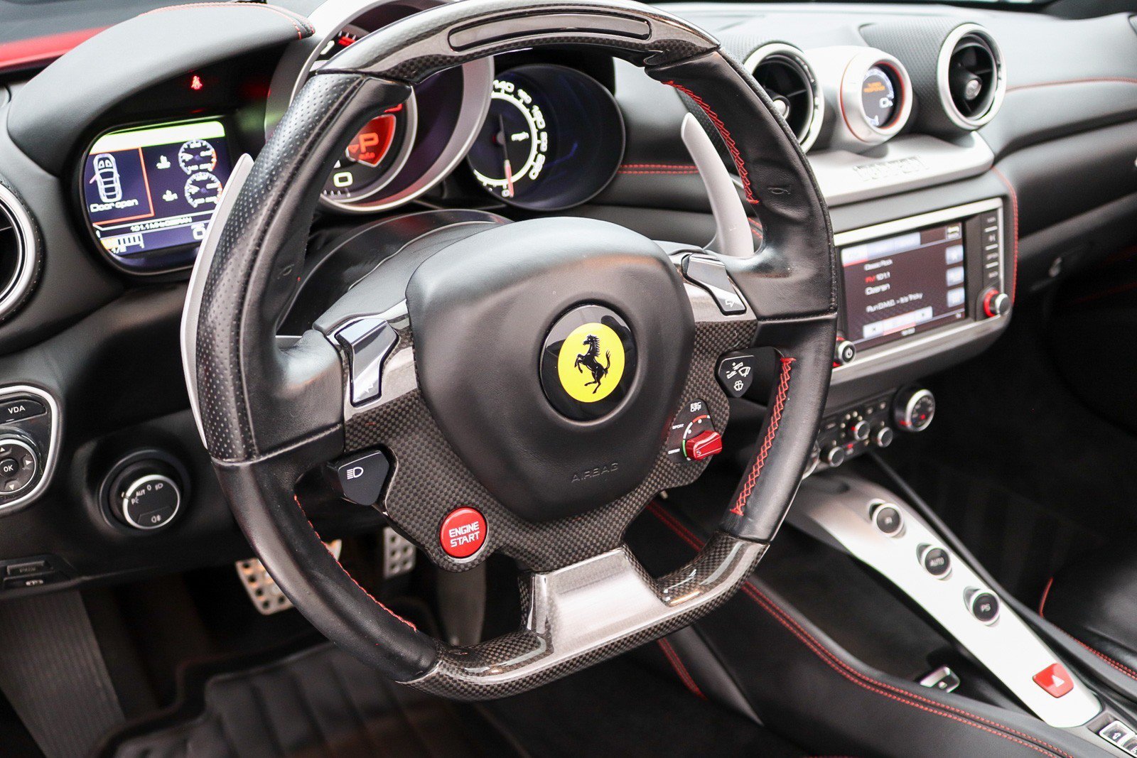 Used 2016 Ferrari California T RWD image 38