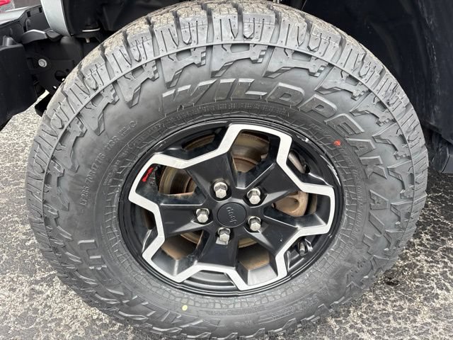 Used 2022 Jeep Gladiator Rubicon w/ Cold Weather Group AWD/4WD image 28