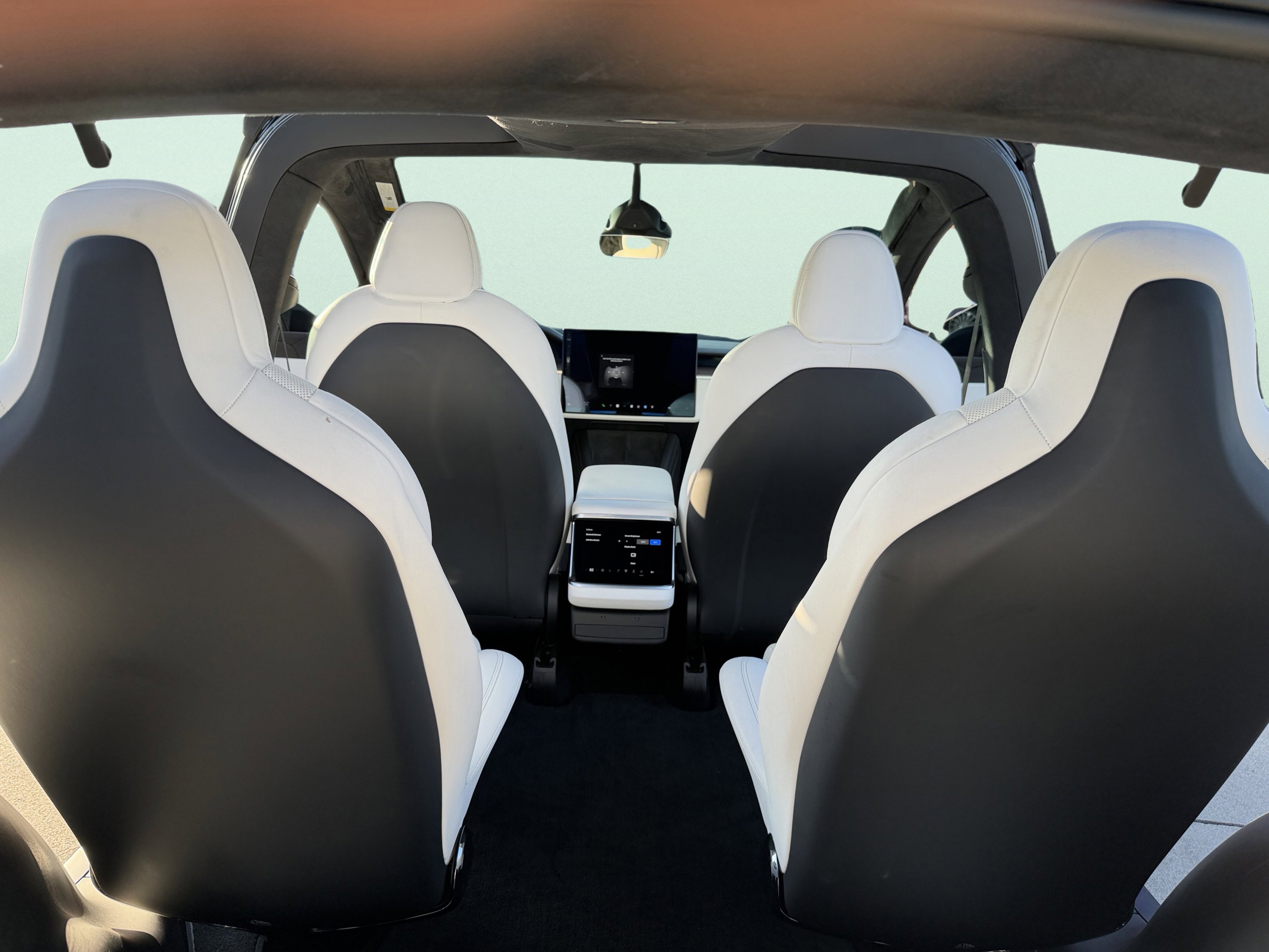 Used 2022 Tesla Model X image 47