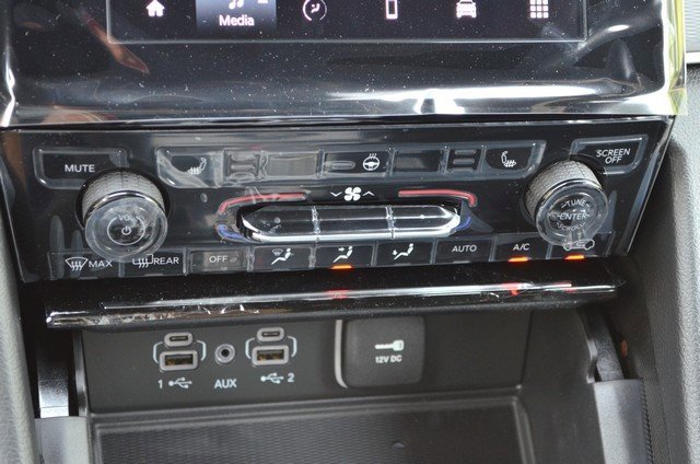 New 2025 Jeep Grand Cherokee L Laredo w/ Luxury Tech Group I image 27