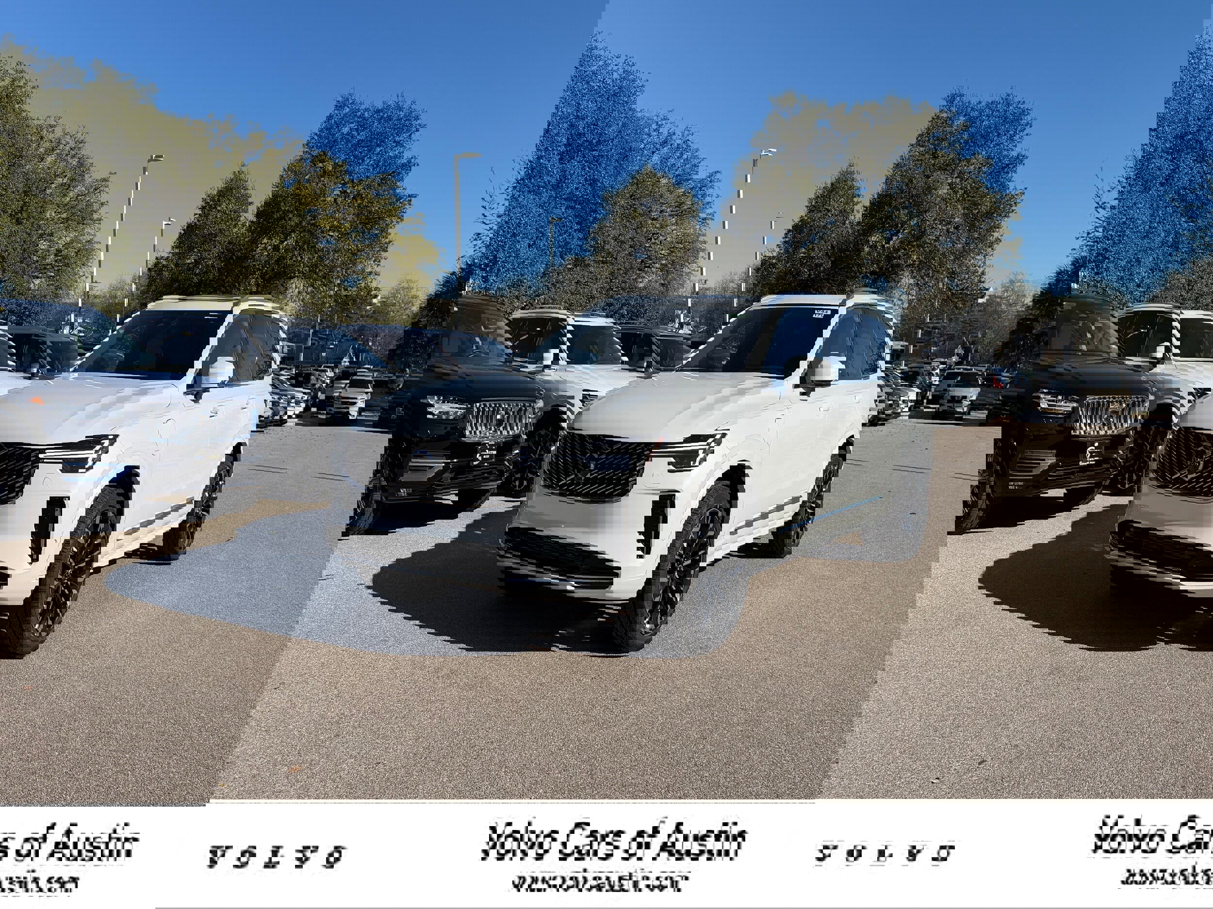 New 2026 Volvo XC90 T8 Plus w/ Protection Package Premier image 1