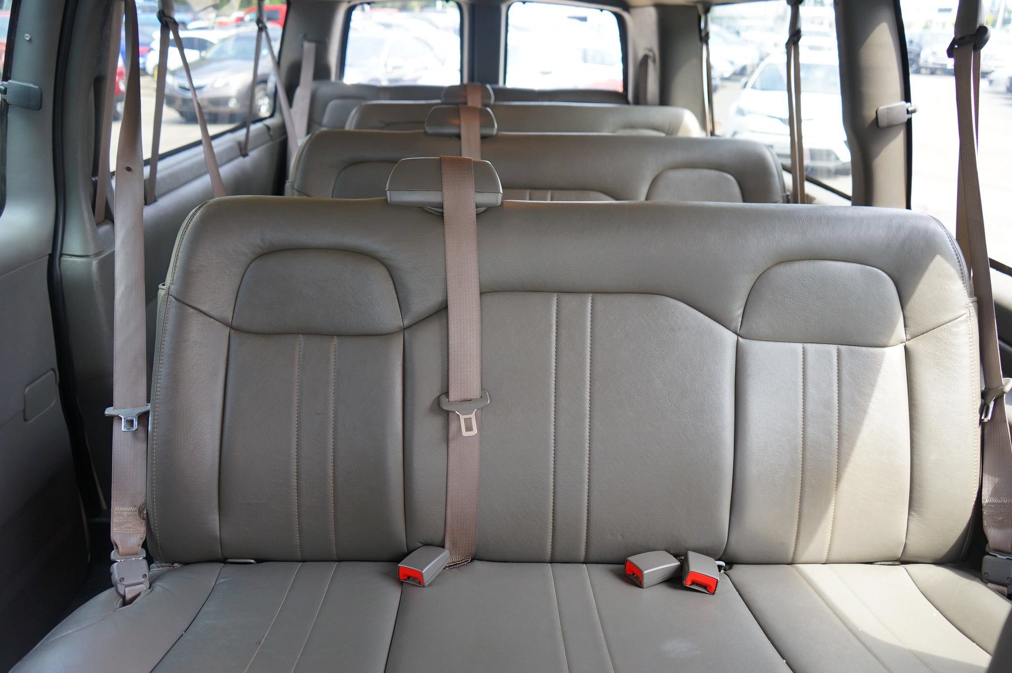 Used 2017 Chevrolet Express 3500 LS RWD image 16