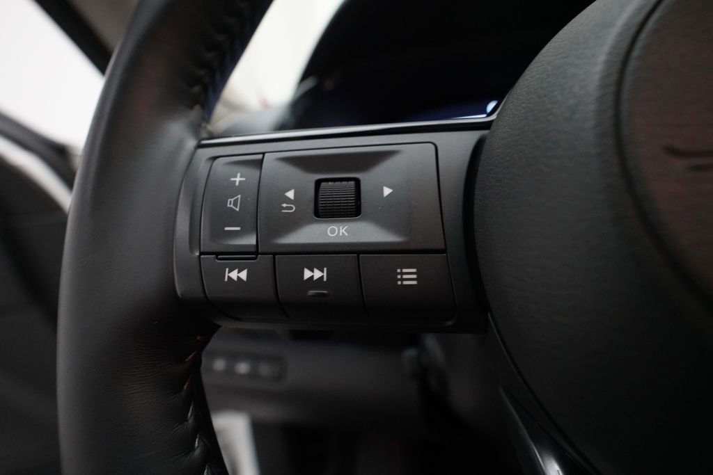 Certified 2023 Nissan Pathfinder Platinum AWD/4WD image 18