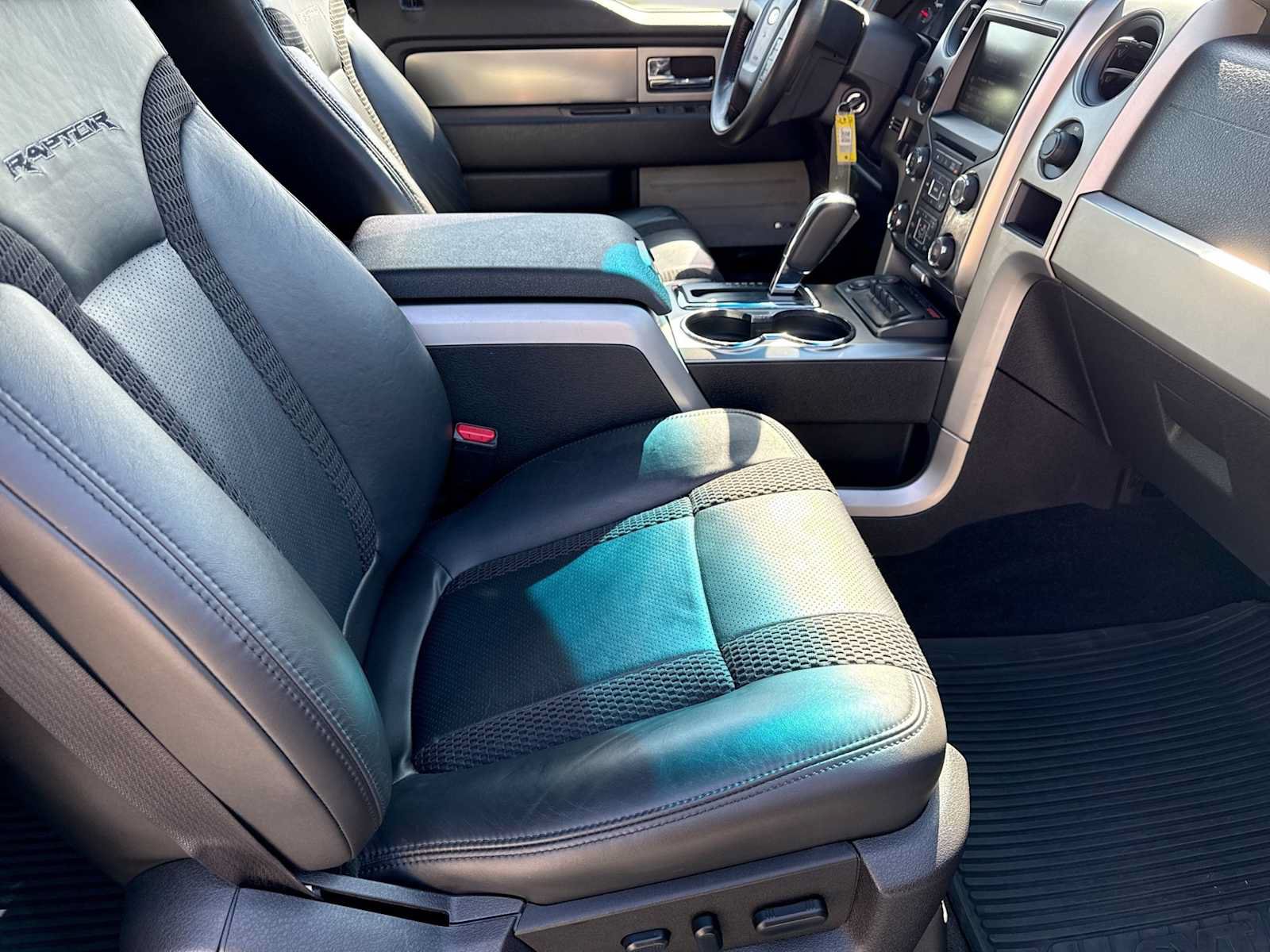 Used 2014 Ford F150 Raptor w/ SVT Exterior Graphics Package AWD/4WD image 22