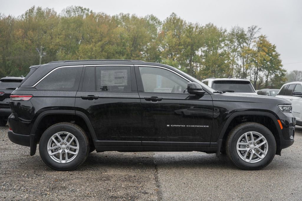 New 2025 Jeep Grand Cherokee Laredo X w/ Luxury Tech Group I image 3