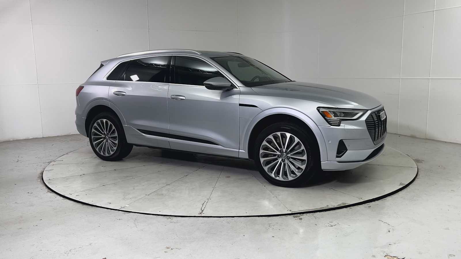 Used 2019 Audi e-tron Prestige image 8
