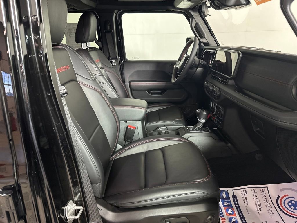 Used 2024 Jeep Wrangler Unlimited Rubicon w/ Convenience Group image 19
