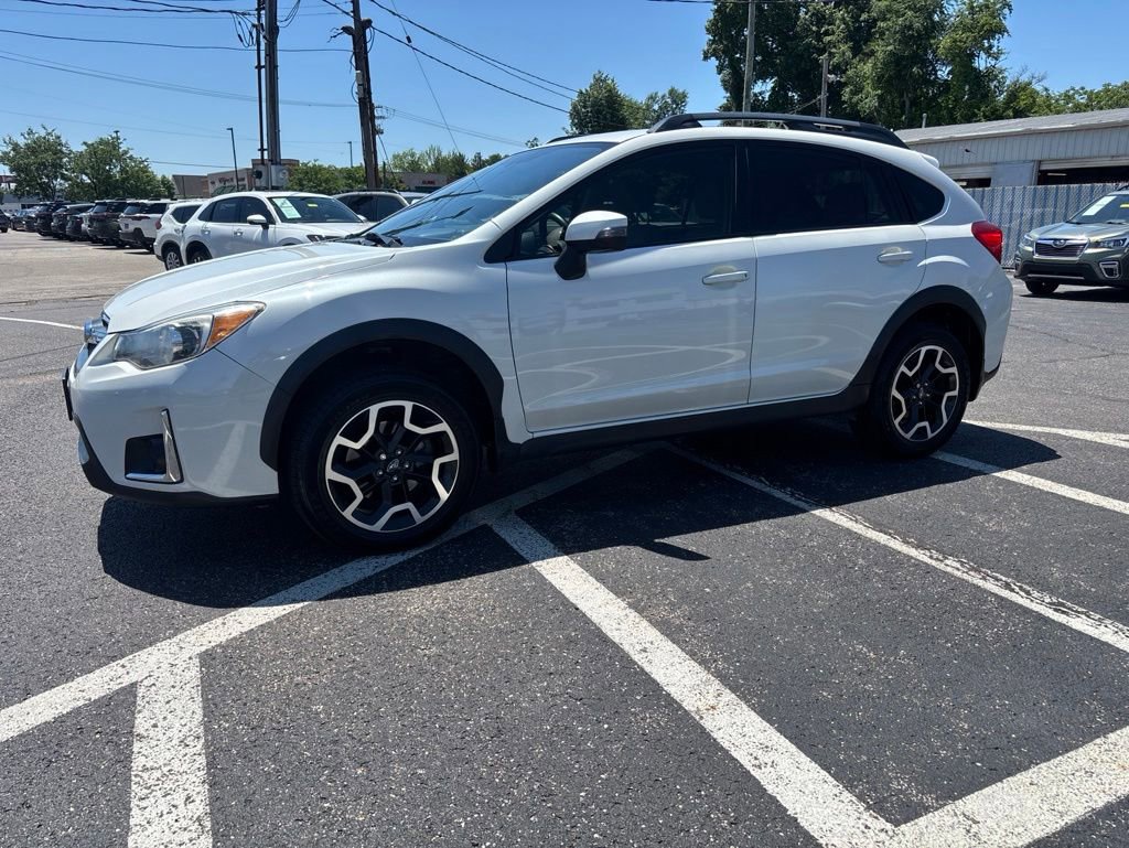 Used 2017 Subaru Crosstrek 2.0i Limited w/ Popular Package #1 AWD/4WD image 4