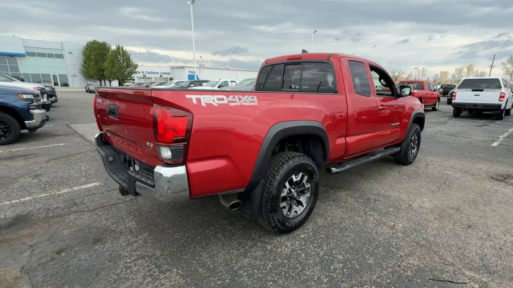 Used 2018 Toyota Tacoma TRD Off-Road AWD/4WD image 8