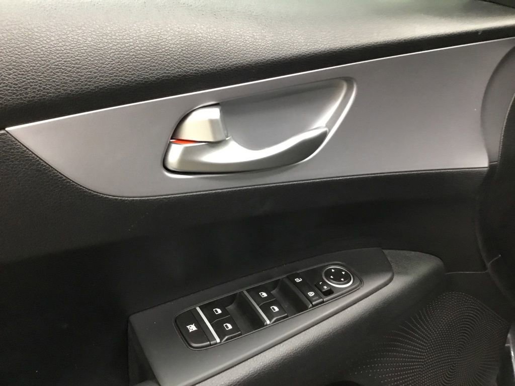 Used 2024 Kia Forte LXS image 7