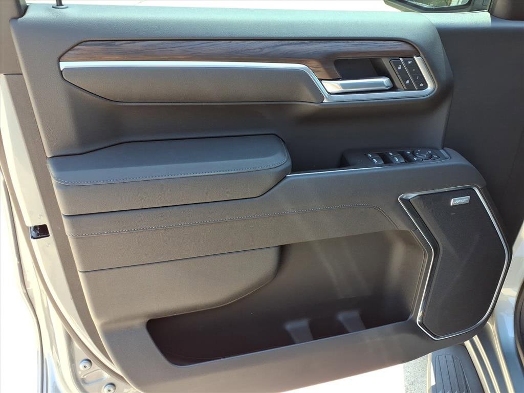 New 2026 GMC Sierra 1500 SLT image 15