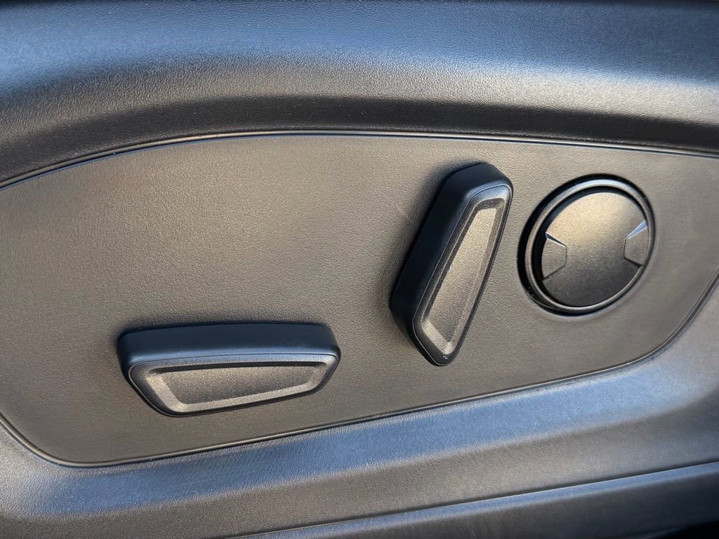 New 2026 Ford Explorer Active RWD image 40