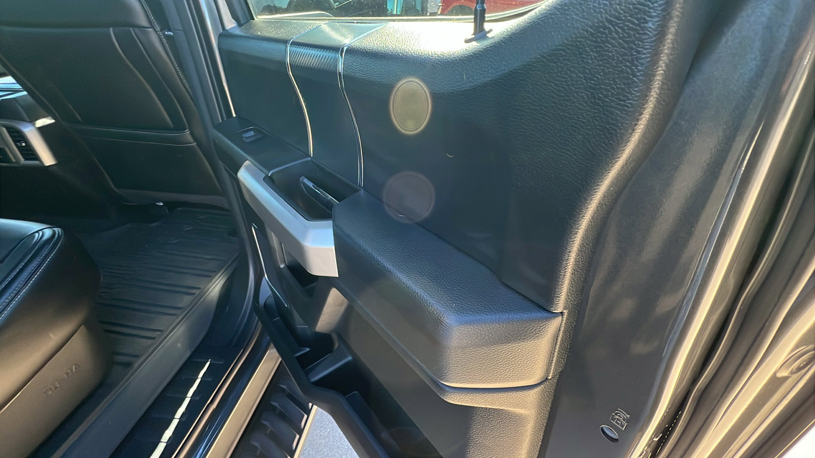 Used 2020 Ford F150 Lariat image 21