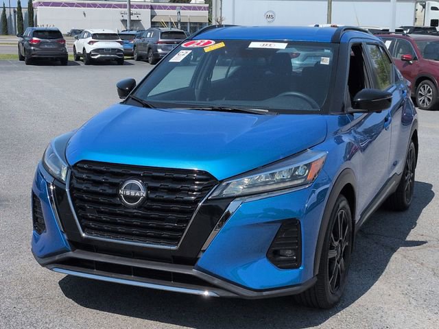 Used 2023 Nissan Kicks SR image 3