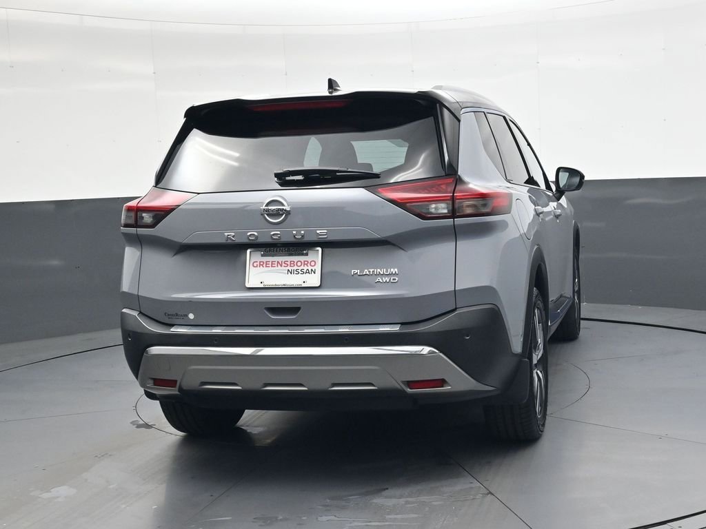 Used 2021 Nissan Rogue Platinum image 3