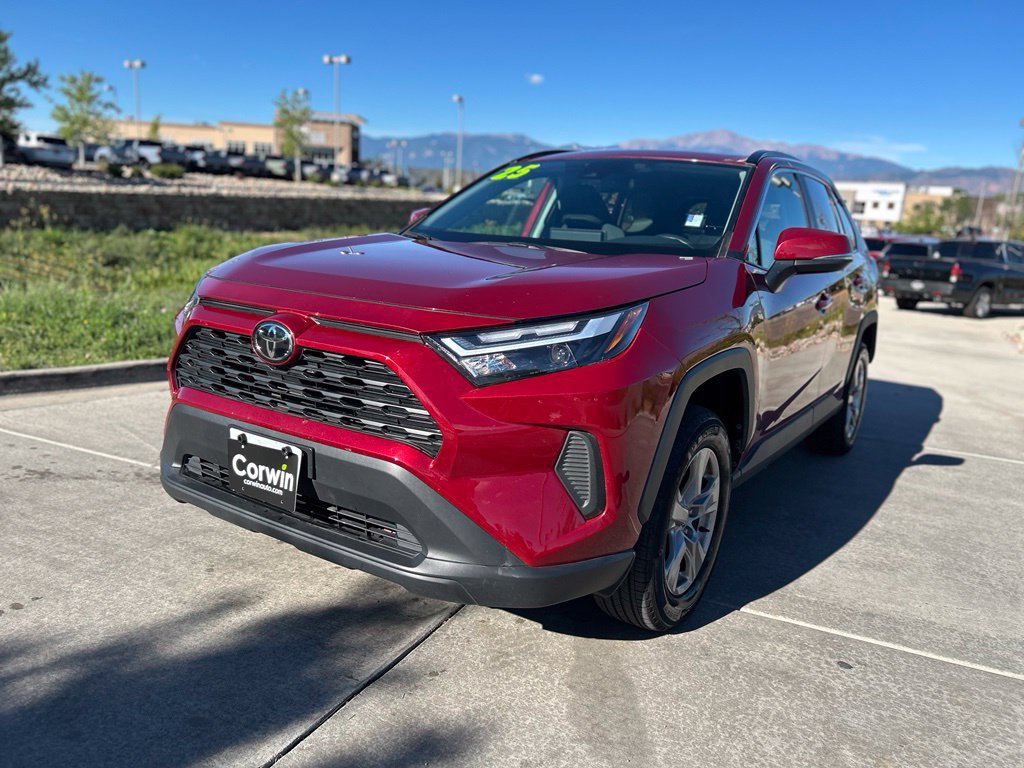 Used 2025 Toyota RAV4 XLE AWD/4WD image 3