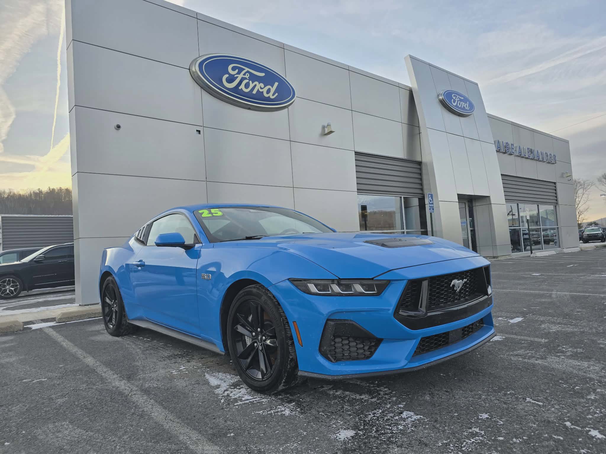 Used 2025 Ford Mustang GT image 1