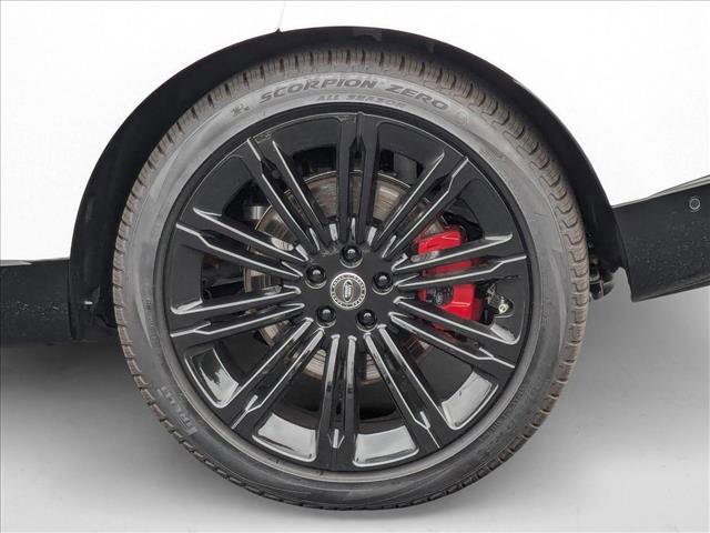 New 2024 Land Rover Range Rover SV image 10