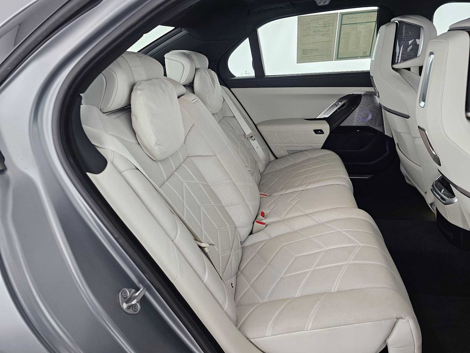 Used 2023 BMW 760i xDrive AWD/4WD image 12