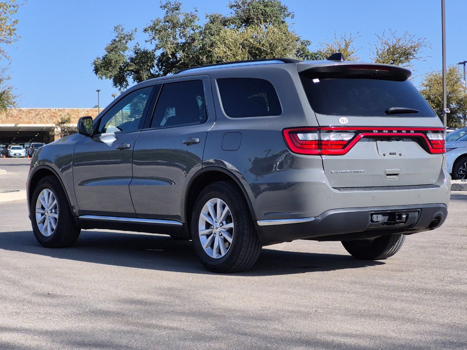 Used 2023 Dodge Durango SXT Launch Edition RWD image 3