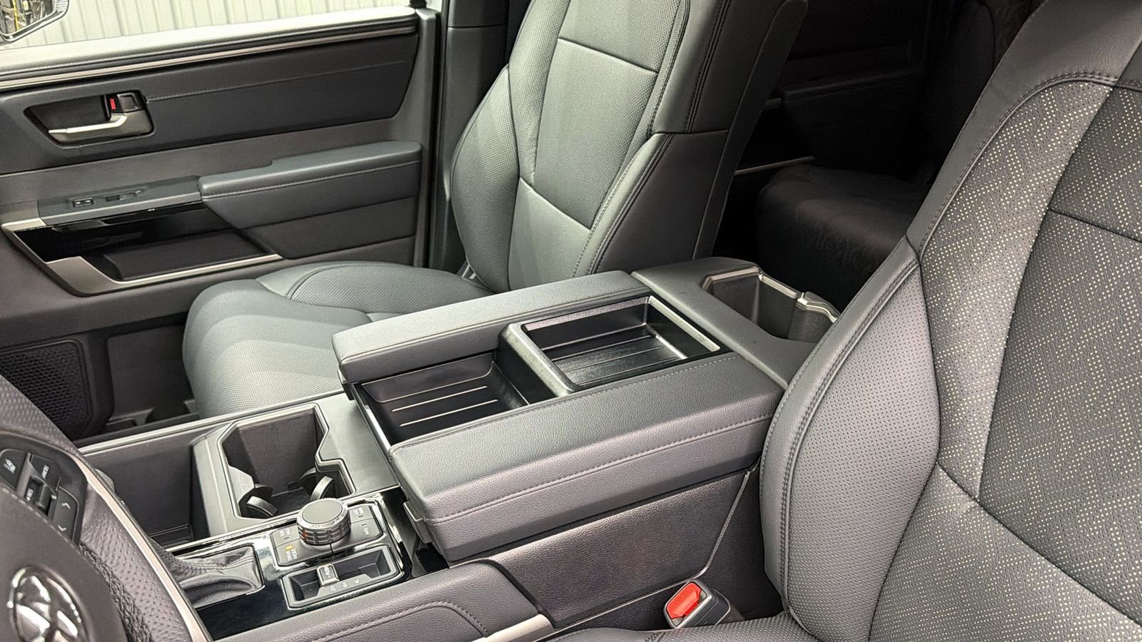 Used 2025 Toyota Tundra Limited w/ TRD Off-Road Package image 27